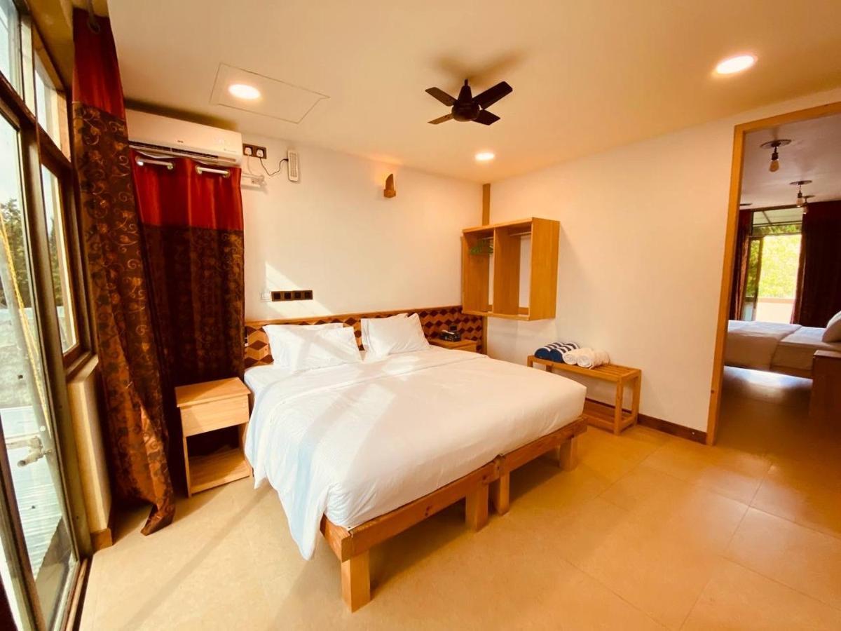 Rindali - The Speedboat From Male To The Hotel Departs At 1130 Every Monday Thursday And Saturday And From The Hotel To Male At 0630 And Five Domestic Flights Are Available Every Day Olhuveli  Extérieur photo