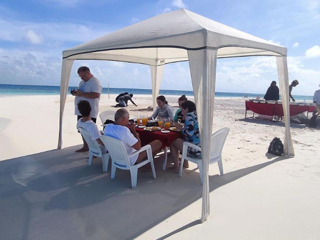 Rindali - The Speedboat From Male To The Hotel Departs At 1130 Every Monday Thursday And Saturday And From The Hotel To Male At 0630 And Five Domestic Flights Are Available Every Day Olhuveli  Extérieur photo