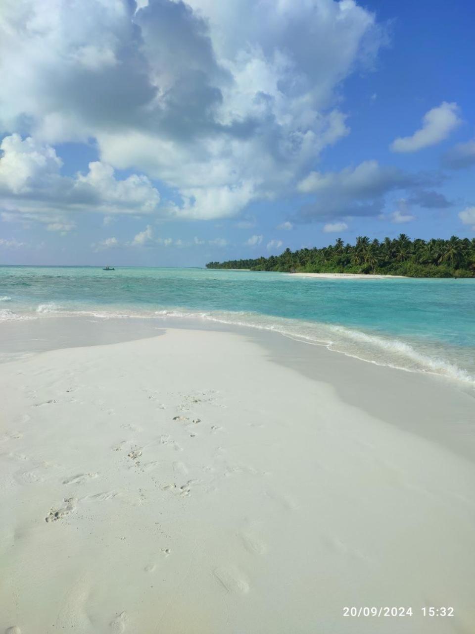 Rindali - The Speedboat From Male To The Hotel Departs At 1130 Every Monday Thursday And Saturday And From The Hotel To Male At 0630 And Five Domestic Flights Are Available Every Day Olhuveli  Extérieur photo